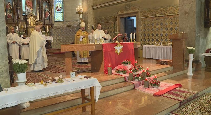 Felföldi László megyéspüspök celebrált misét
