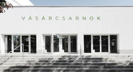 Egy feliratról és egy óráról is dönthetnek a pécsiek a Vásárcsarnok kapcsán
