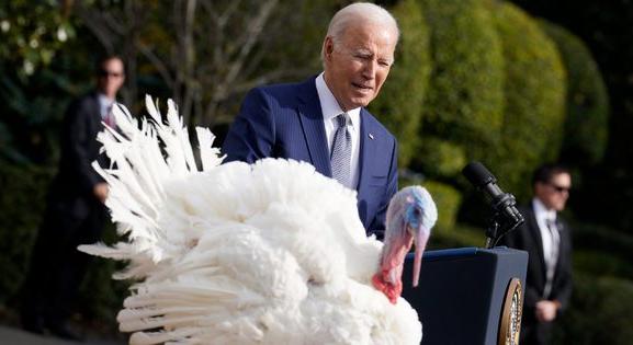 Joe Biden kegyelemben részesített két pulykát