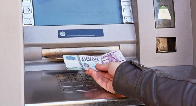 Mutatjuk, mennyi lesz jövőre a minimál óra- és napibér