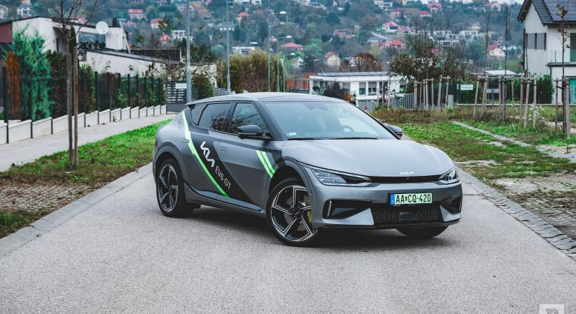 Ötszáznyolcvanöt lóerő egy szürke Kiában – EV6 GT-teszt