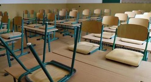 Leugrott az iskola tetejéről egy 15 éves fiú Parnóban