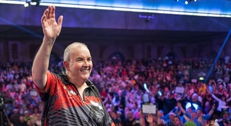 Végleg visszavonul a versenyzéstől Phil Taylor, a darts élő legendája