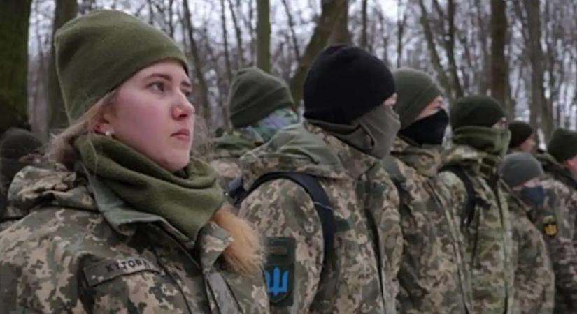 A mai amazonok! Több, mint 40 ezer nő szolgál az ukrán hadseregben