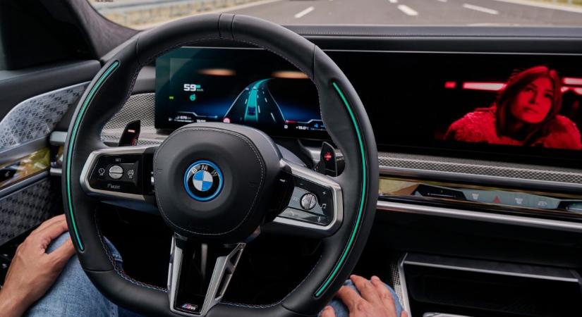 Tavasztól a 3-as szintű, nagymértékben automatizált járművezetés is elérhető lesz az új BMW 7-es sorozatban