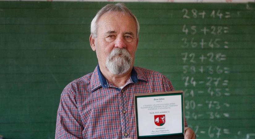 Díszpolgári címet kapott hálából - Biczó Zoltán több évtizedig volt a viszáki iskola tanítója