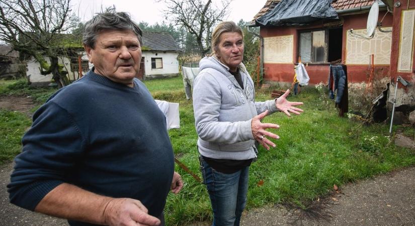 Minden nap úgy alszik el a nyíracsádi pár, hogy bármelyik pillanatban rájuk dőlhet a ház – fotókkal