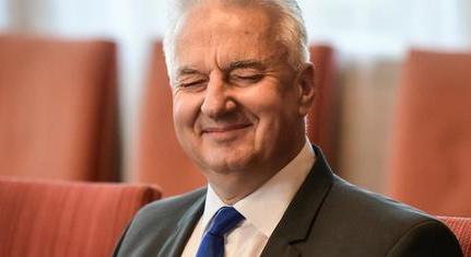 Semjén Zsolt éjszaka benyújtotta a gránitszilárdságú Alaptörvény 12. módosítására tett javaslatát