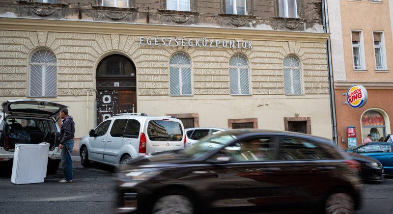 Időközi választás előtt be-, Fidesz győzelem után kiköltöztek a fidelitasosok az I. kerületi magánklinikáról