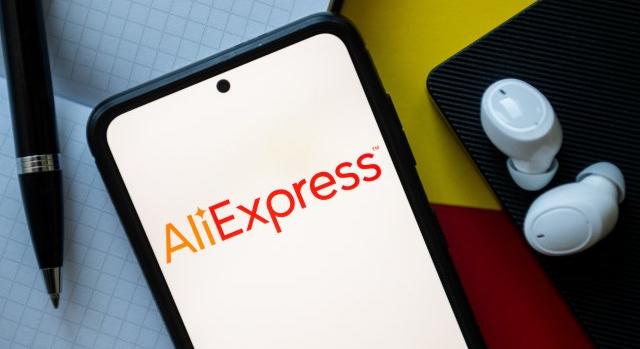 Nem kapkodták el: az AliExpress négyéves késéssel szállított ki egy csomagot
