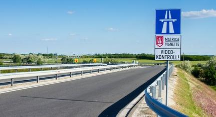 Ausztriában közel kétezer forinttal olcsóbb az egynapos autópálya-matrica, mint nálunk