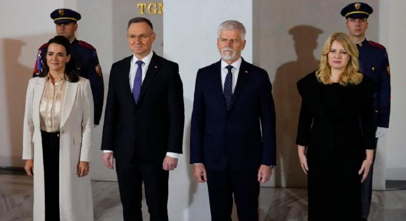 Visegrádi államfői csúcstalálkozó kezdődött a prágai Hradzsinban