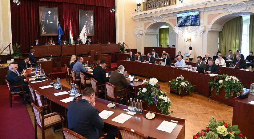 Hónapokkal az önkormányzati választások előtt módosítanák a választási törvényt