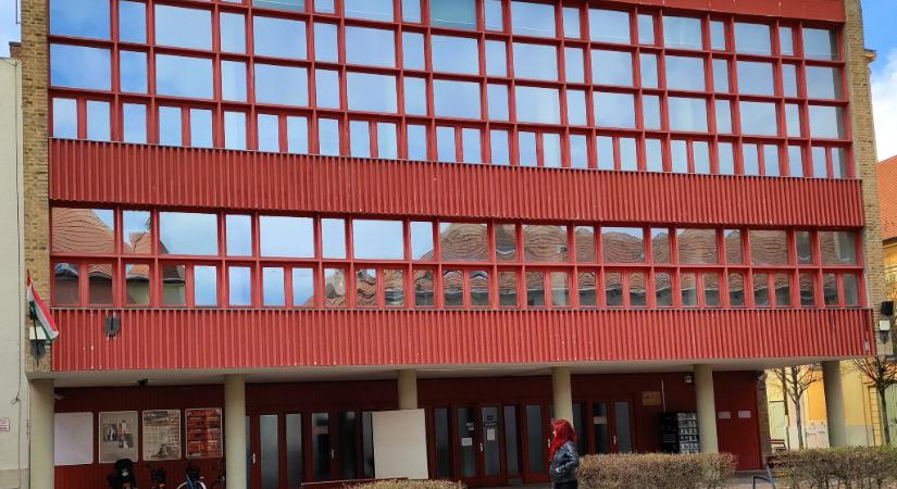 Péczelys diákok tárlata nyílik Vásárhelyen