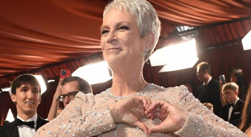 65 éves lett Jamie Lee Curtis, aki a gyógyszerfüggőségét a családja előtt is titokban tartotta