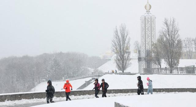 Kijevet belepte a hó, attól tartanak, hogy újra az ukrán infrastruktúrát fogják támadni az oroszok