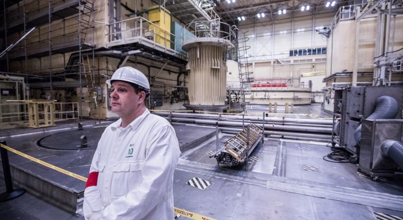 Egymást gáncsolhatja el a két nagy terv a Paksi Atomerőműnél, de mentőövet talált a kormány