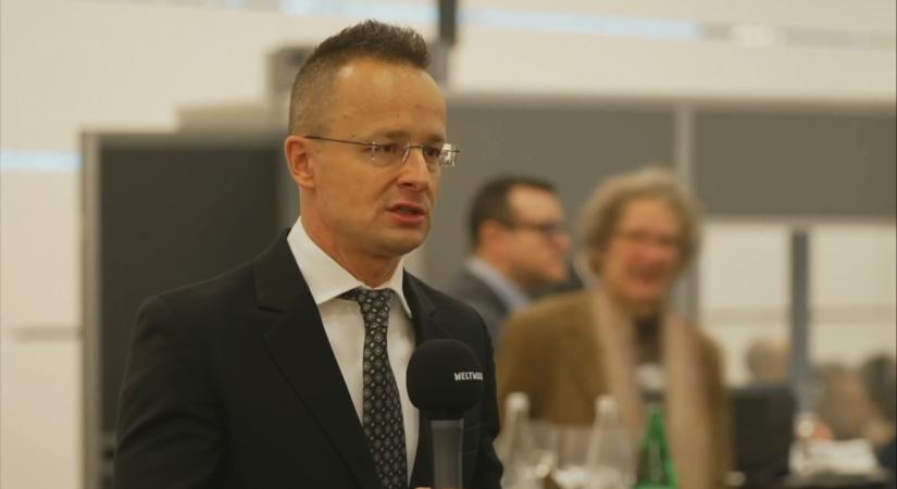 Szijjártó Péter: Mielőbb békére lenne szükség