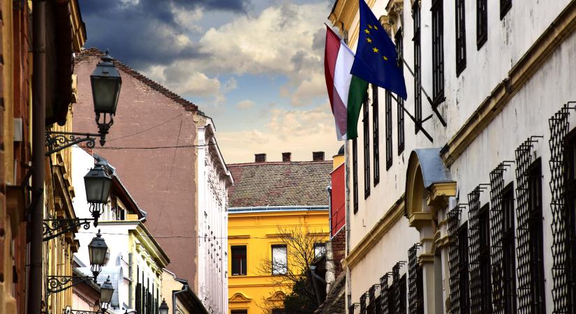 A felettünk lévő fátyolfelhőzet átmenetileg szűrheti a napsütést