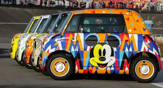 Kimaxolja a cukiságfaktort a Fiat új Mickey egeres apró villanyautója