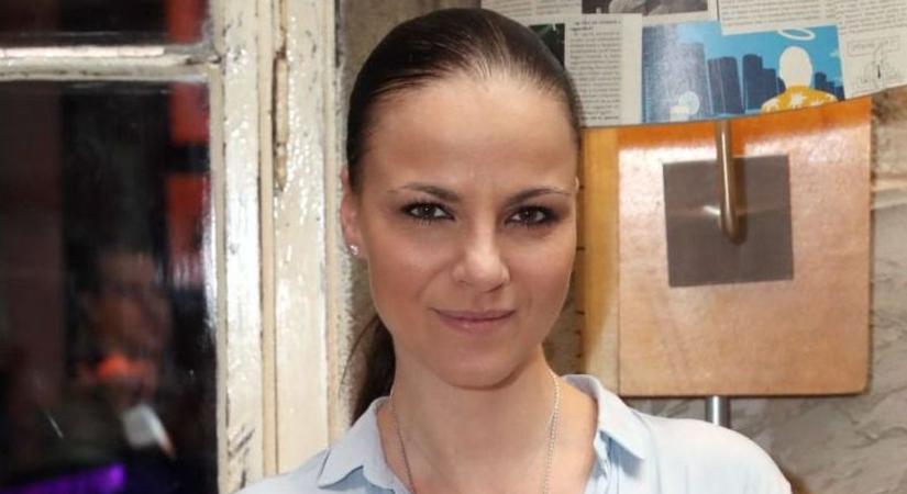 Robbanás történt, videóban üzent Péter Szabó Szilvi