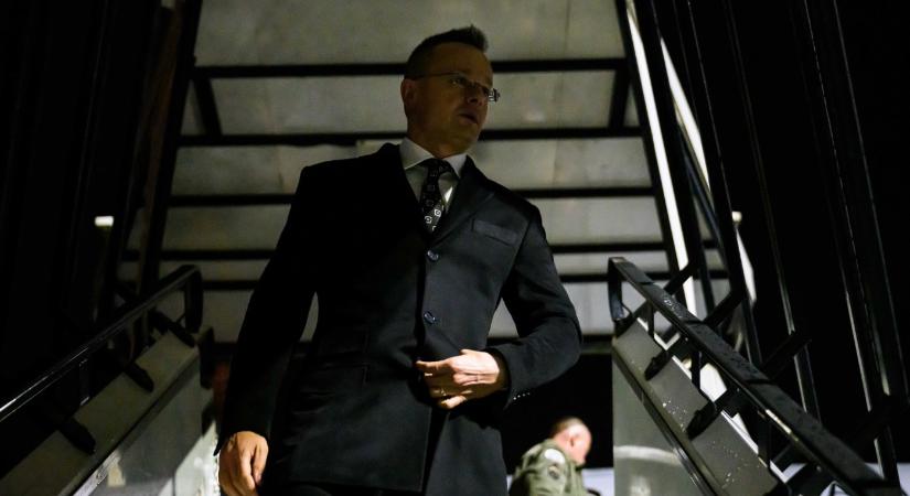 Szijjártó Péter is megszólalt a kiütött Kabát Petivel kapcsolatban: Telefonon kérte arra, többet ilyen hülyeséget ne csináljon