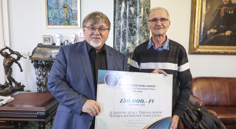 Támogatást vehetett át a Szigethy Attila Társaság és a Boogiefeszt
