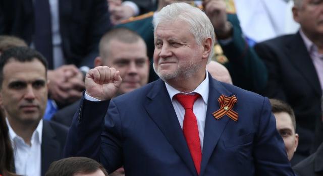 70 éves Putyin-párti orosz politikus fogadott örökbe egy elrabolt ukrán kislányt