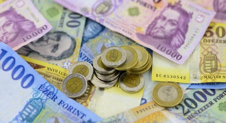 Erősödött csütörtök reggelre a forint