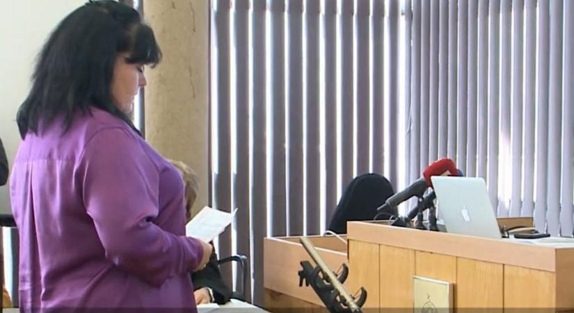 A lányaimmal együtt én is meghaltam – mondta az édesanya, akinek gyerekeit álmukban ölte meg az apjuk (videó)