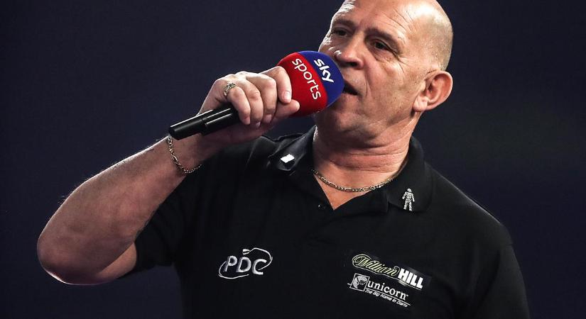 Darts: bejelentette visszavonulását a sportág „hangja”