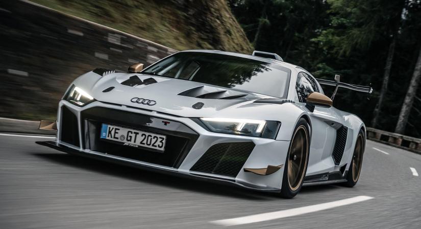 Rendszámos versenyautót épített az Audi R8-ból az Abt