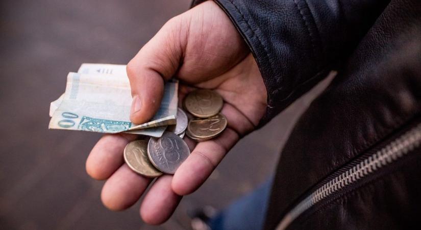 800 ezer forinttal gazdagodtak a magyar családok. Reálbércsökkenés mellett. Hogy mi?