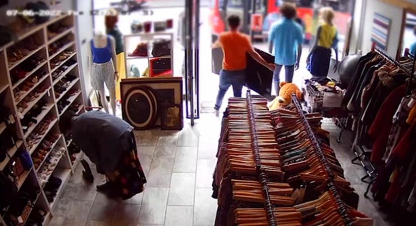 Minden bolt biztonsági őrt keres, annyi a bolti lopás Nagy-Britanniában - videó