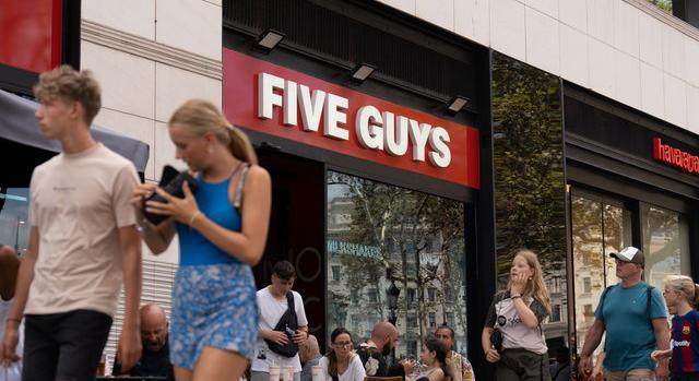 Magyarországra is érkezik Five Guys gyorsétterem