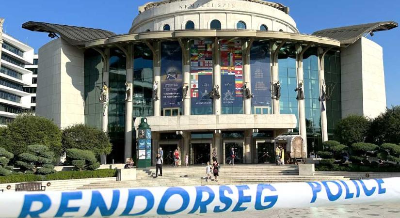 Felmondott a Nemzeti Színház egyik színésze, ahol nemrég 2 kollégáját előadás alatt ért súlyos baleset