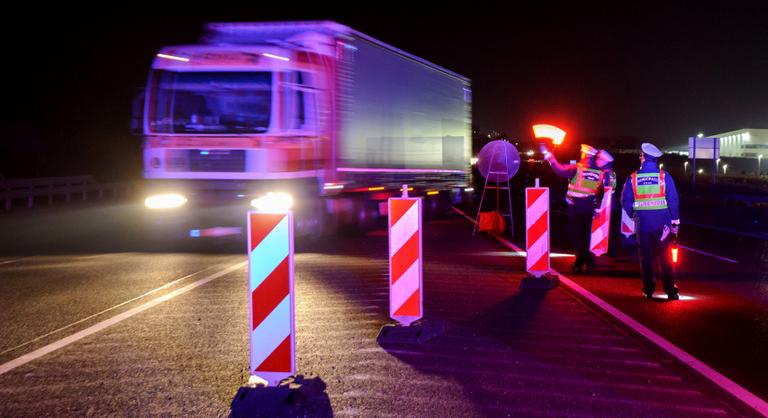 Több órára lezárják az M0-s autóút egy részét