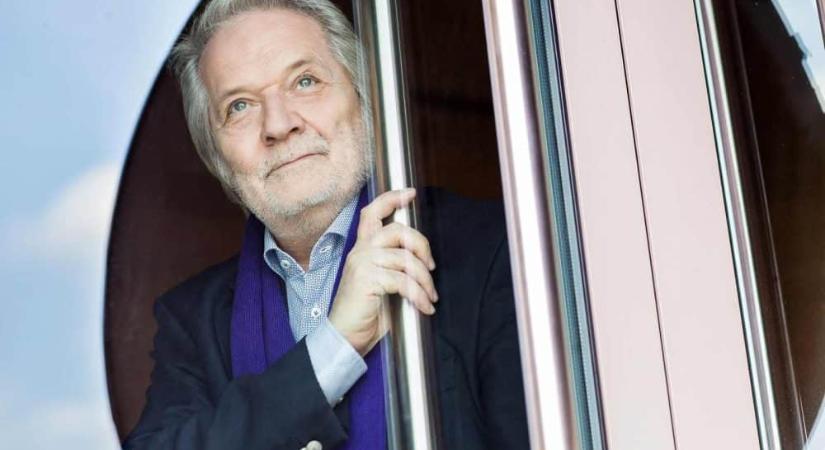 Eötvös Péter zeneművet írt a világ legnagyobb kitömött óriásbálnájára