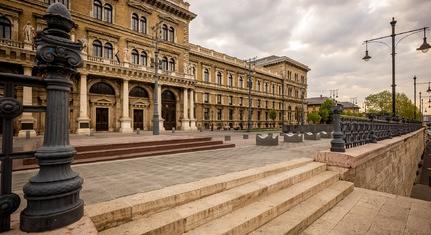 Munkajogi pert indított a Corvinus ellen Ádám Zoltán