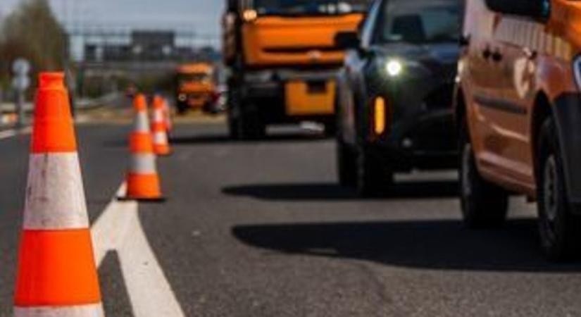 Autósok, figyelem! Munkavégzés miatt már 8 kilométeres a torlódás az M1-esen