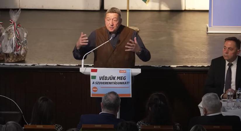 Jászapáti Bayer-moshow – Rósza Péter jegyzete