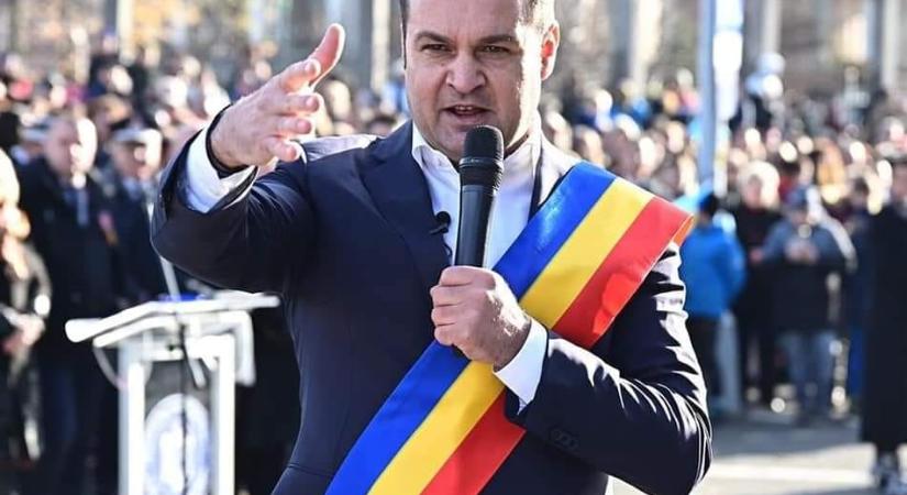 Vizsgálat indult a határrendész ellen, aki átengedte a szökésben levő nagybányai polgármestert