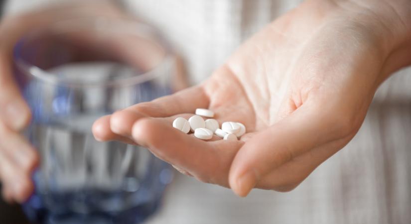Kiderült, hogyan vélekednek az orvosok a paracetamol és az ibuprofén együttes használatáról