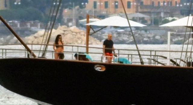 A klímaváltozás ellen küzdő Jeff Bezos jachtja évente több ezer tonna szén-dioxidot bocsát ki