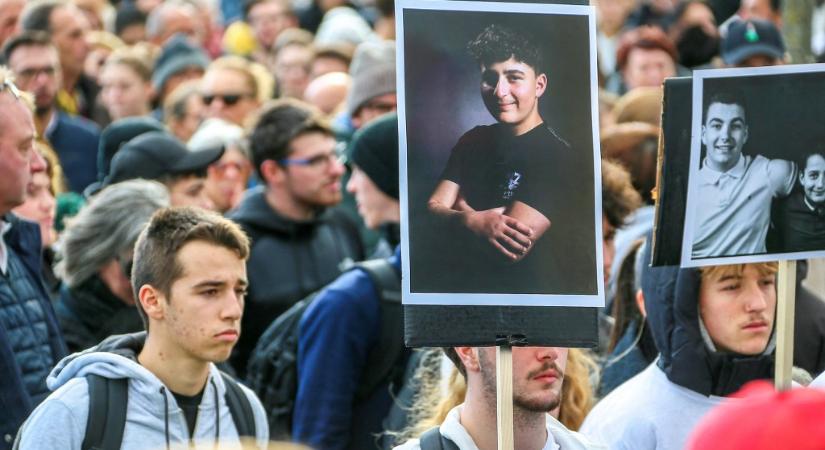 Gyilkos migránsok a francia falunapon: egyikük le is vizelte az áldozatát
