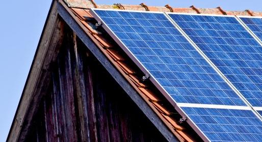 Napelemre és energiatárolóra pályázhat januártól