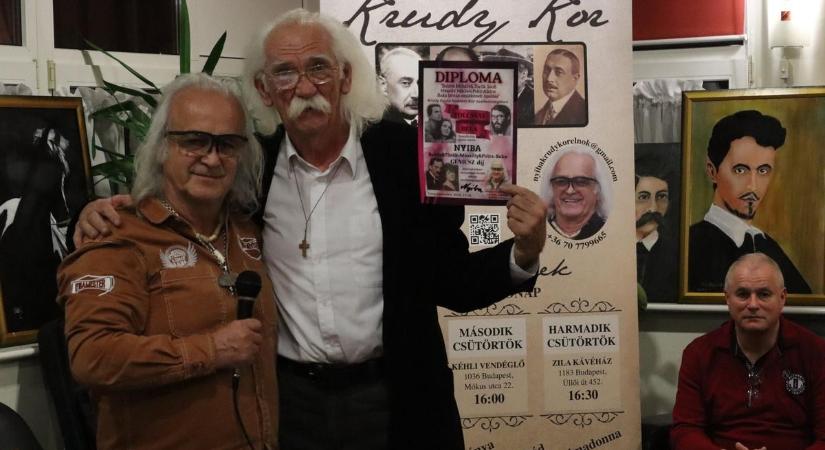 A szekszárdi irodalmi élet nagyjai előtt tisztelegtek a Krúdy-kör tagjai