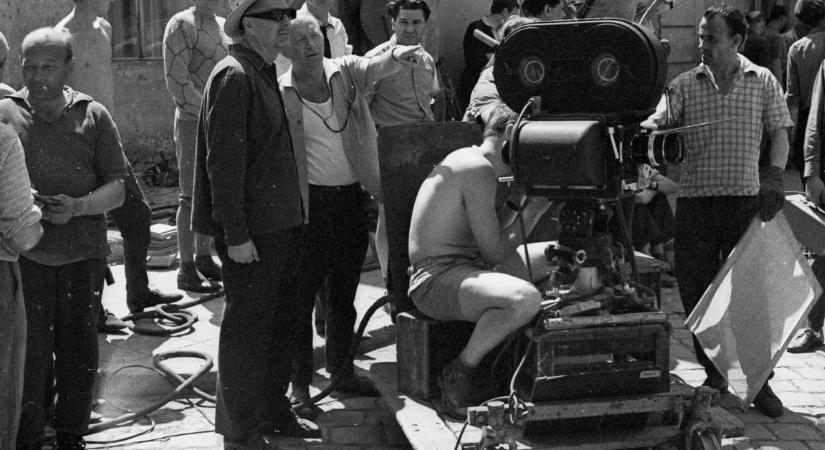 Neki köszönhetjük a Légy jó mindhalálig és a Ludas Matyi filmváltozatát is