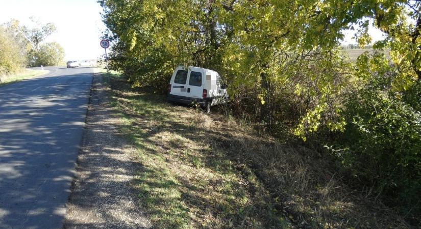 Jogtalanul elvitte más autóját – majd össze is törte azt