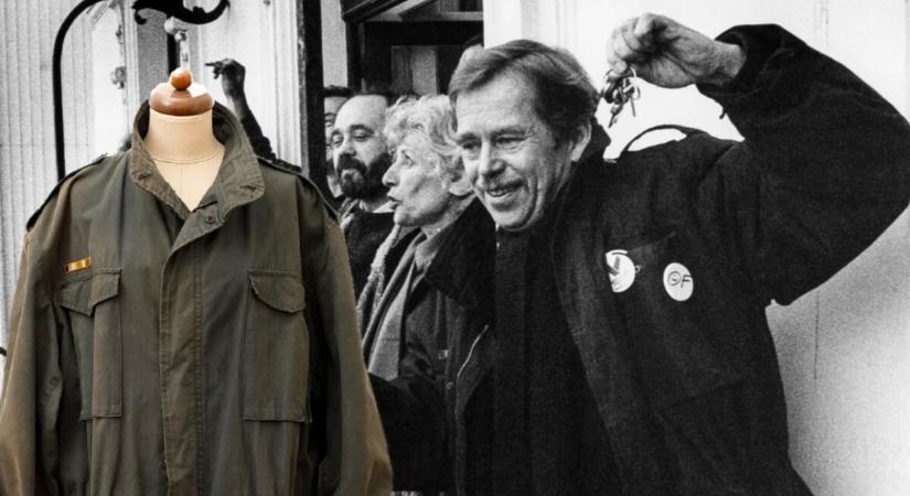 Közel 45 millió forintért kelt el Václav Havel télikabátja